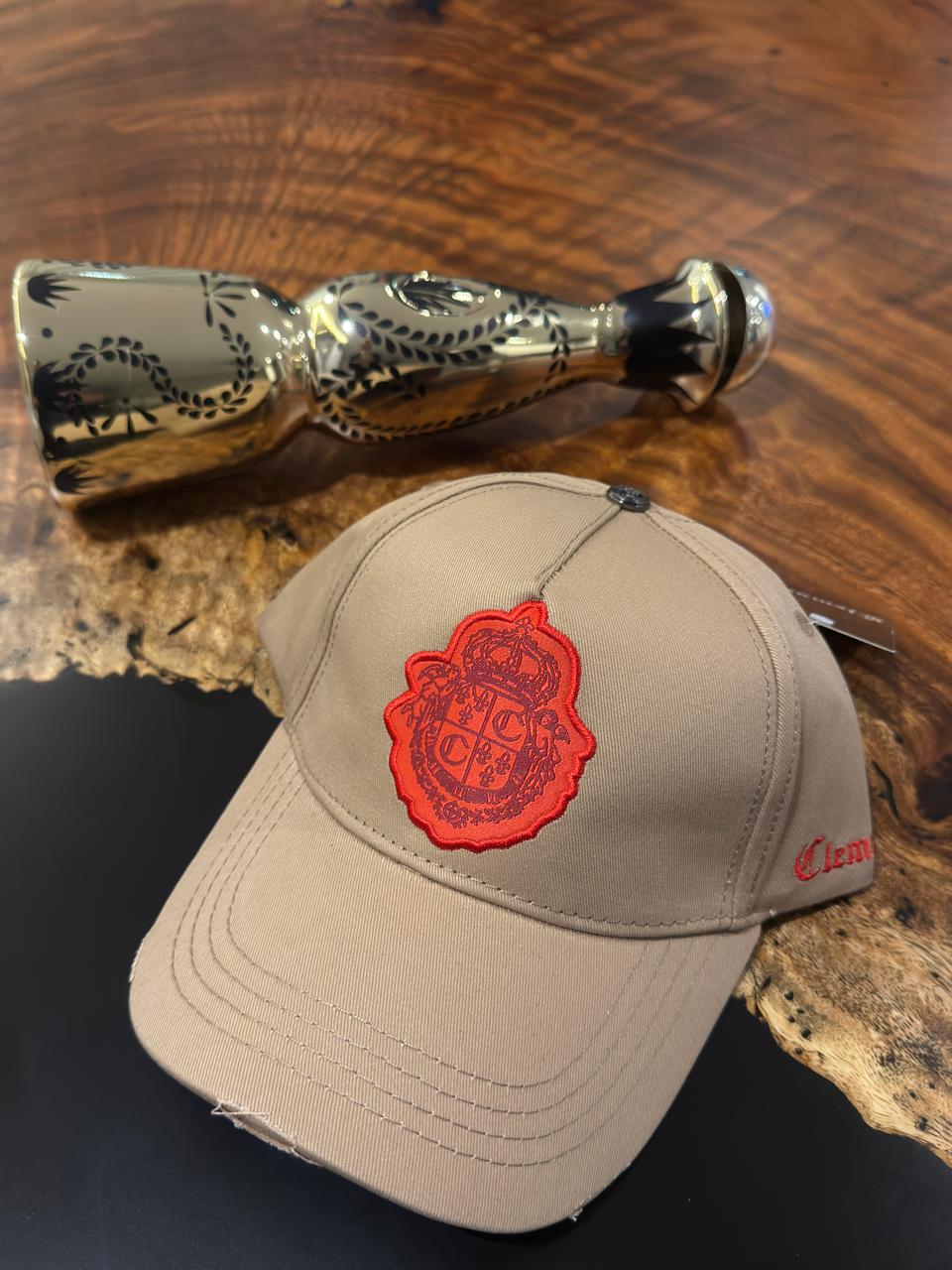 CLEMONT BEIGE LOGO ROJO - EDICIÓN PERSA