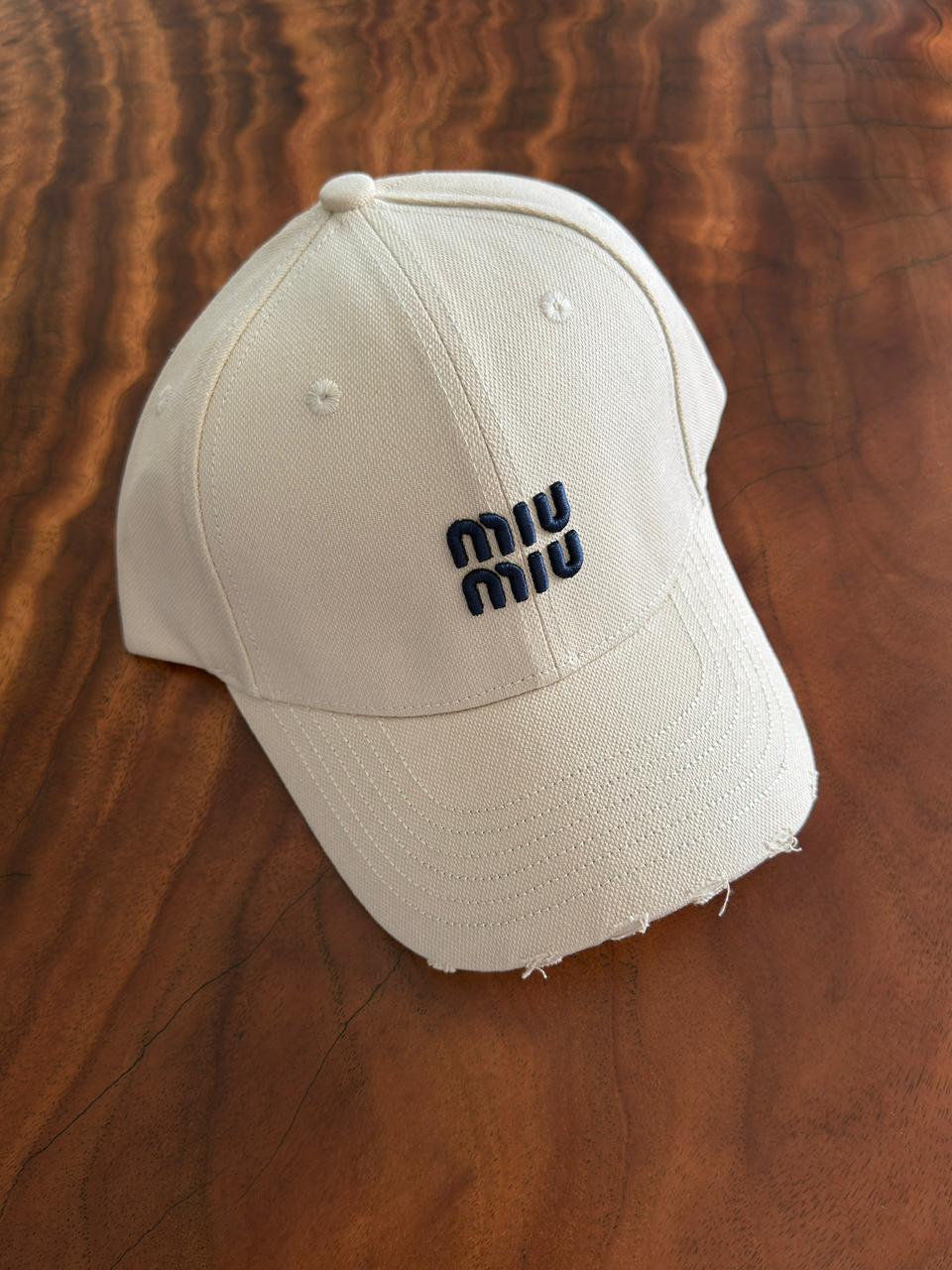 MIU CLASSIC BEIGE