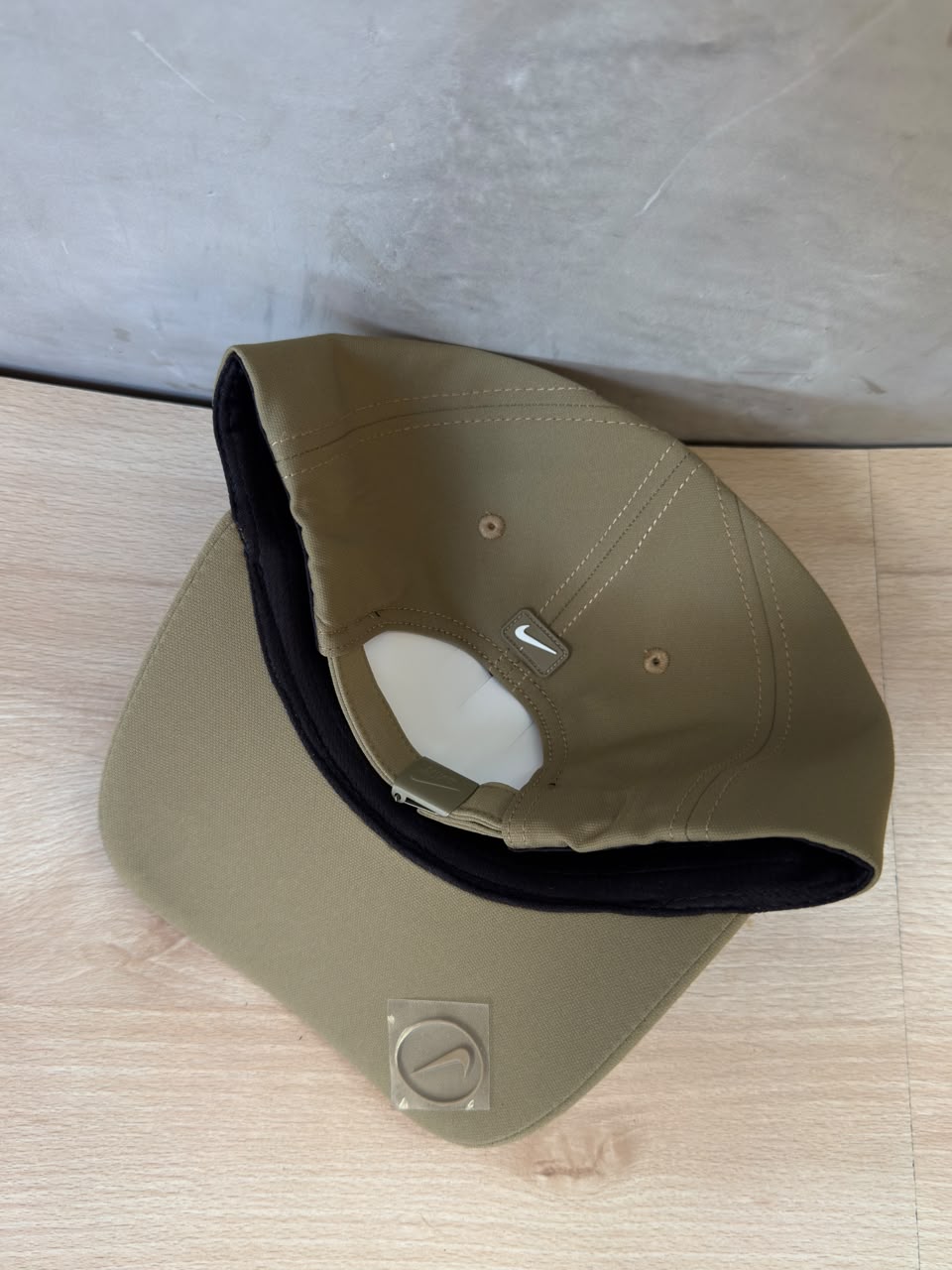 NIKE ESSENTIAL OLIVE