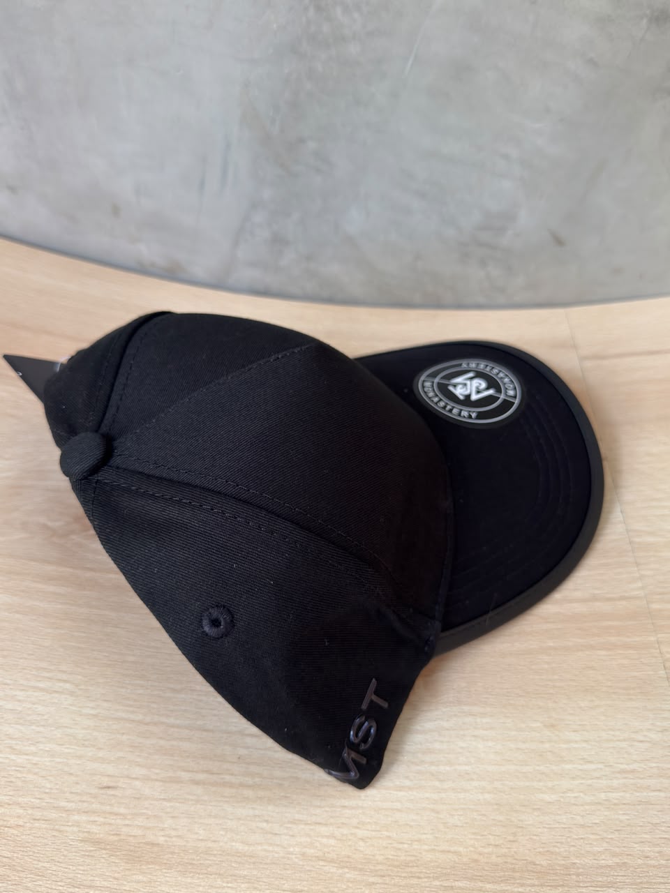 MONASTERY ESSENTIAL BLACK