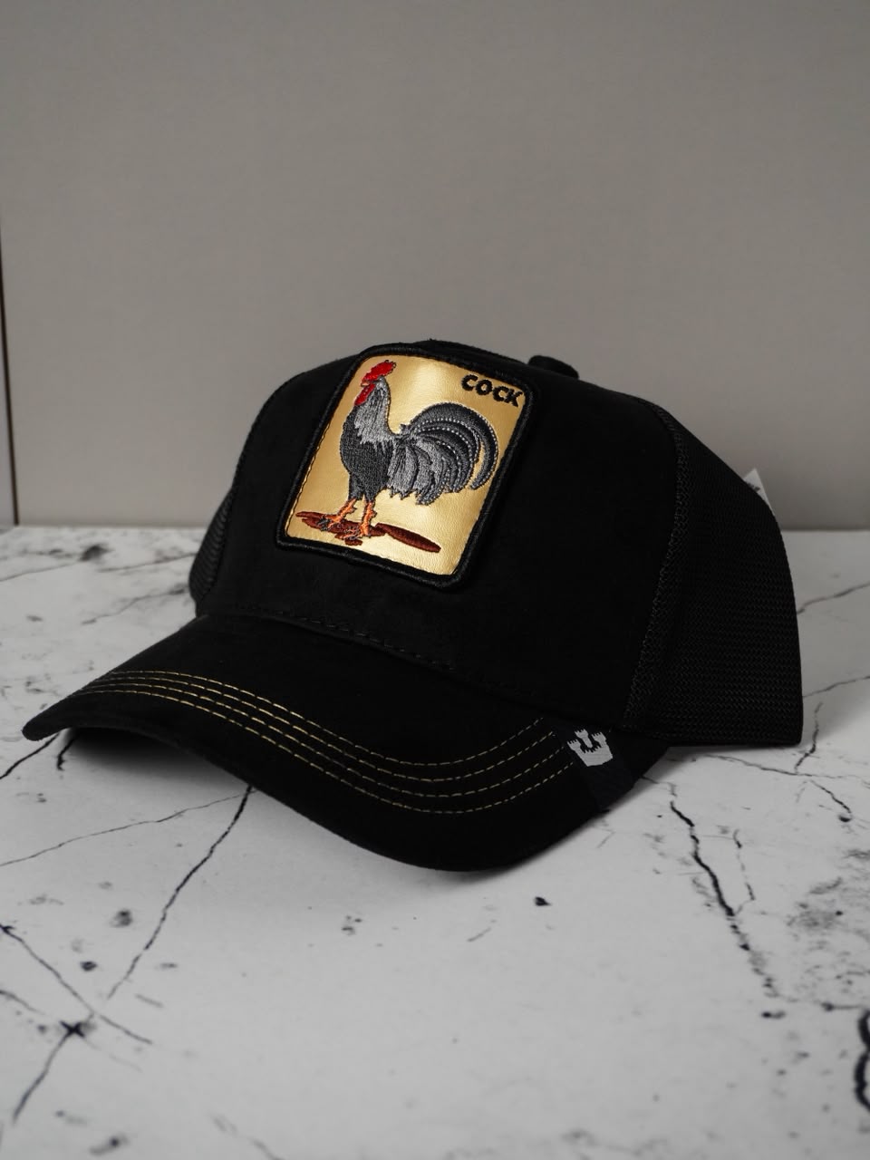 GOORIN BROS COCK NEGRA - DORADA