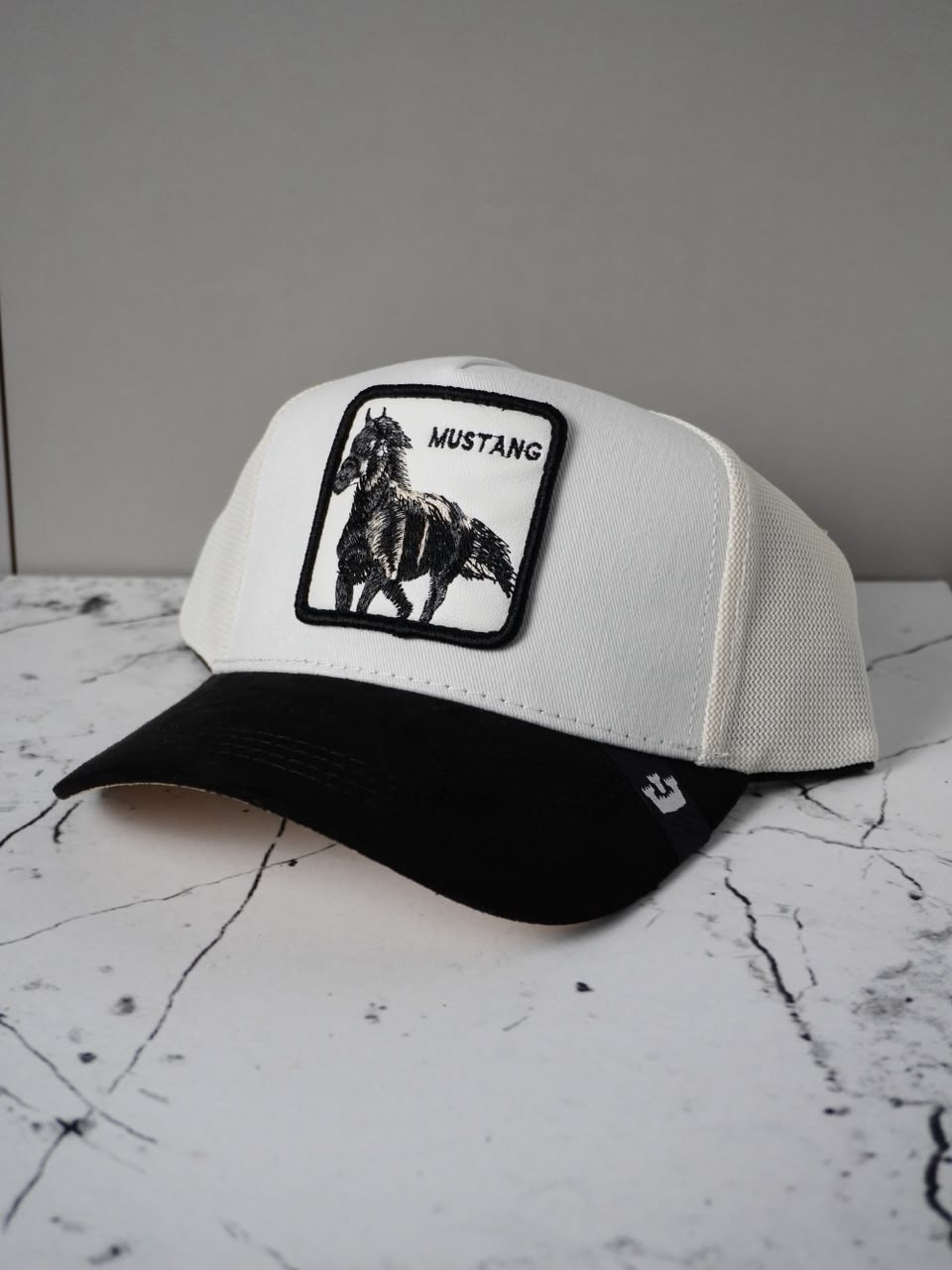GOORIN BROS MUSTANG BLANCA-NEGRA