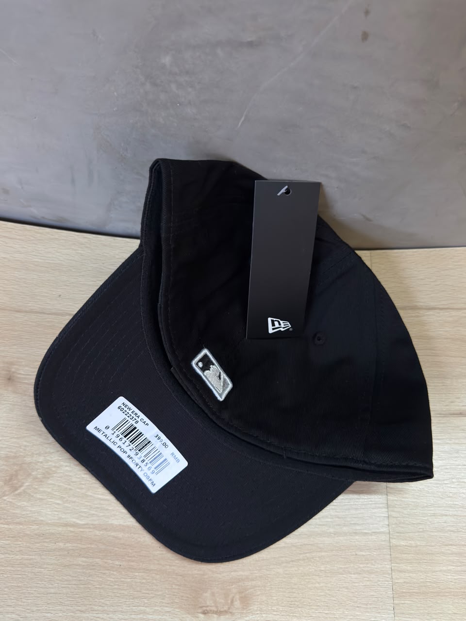 NEW ERA- NEGRA A´s BLANCA