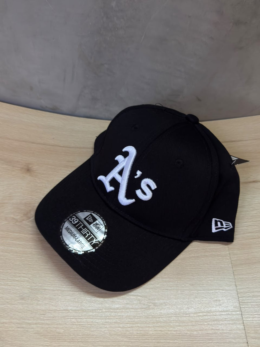 NEW ERA- NEGRA A´s BLANCA