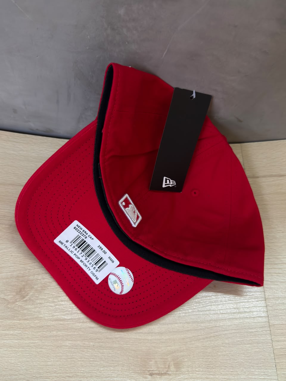 NEW ERA-LA ROJA