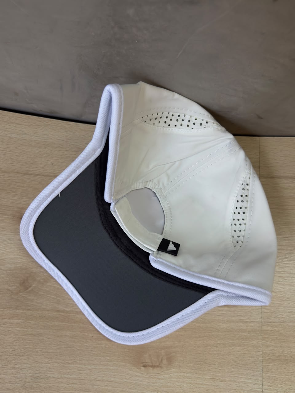 ADIDAS – AEROREADY WHITE