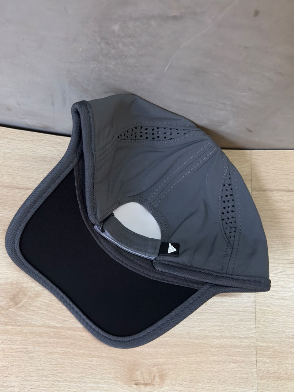 ADIDAS – AEROREADY GREY