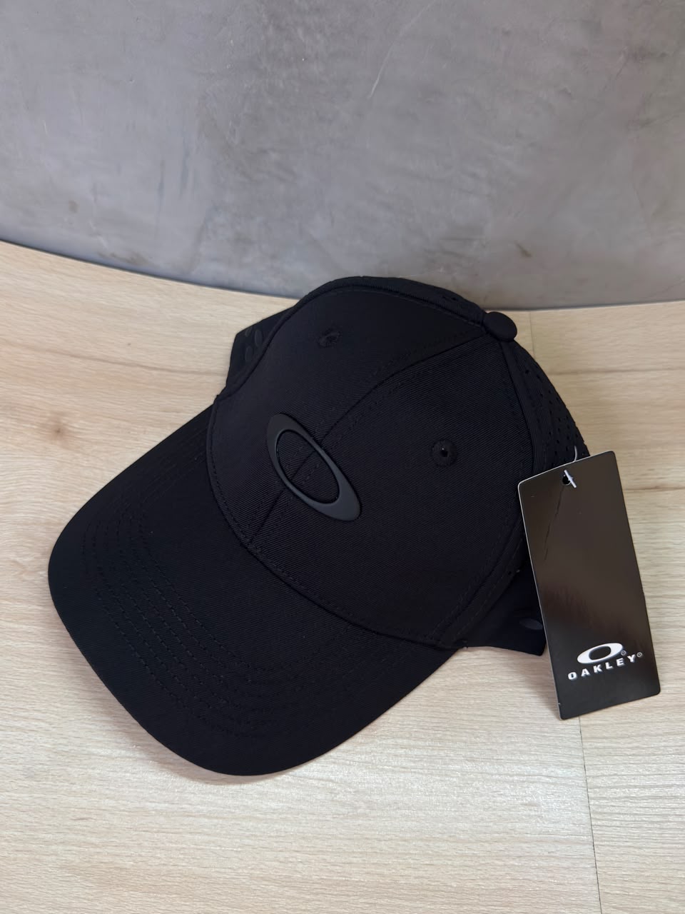 OAKLEY – BLACK MONOCHROME
