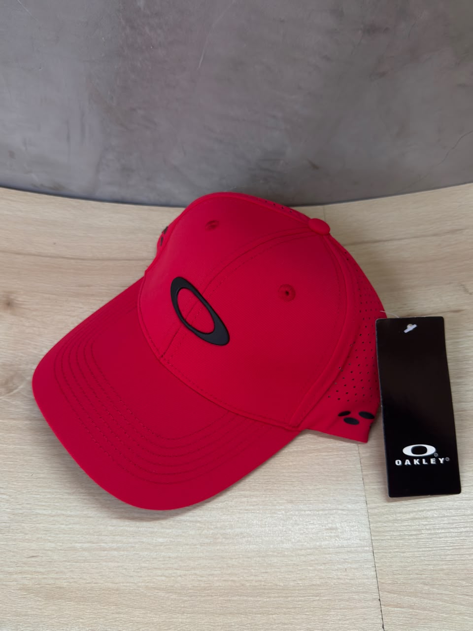 OAKLEY – RED BLACK
