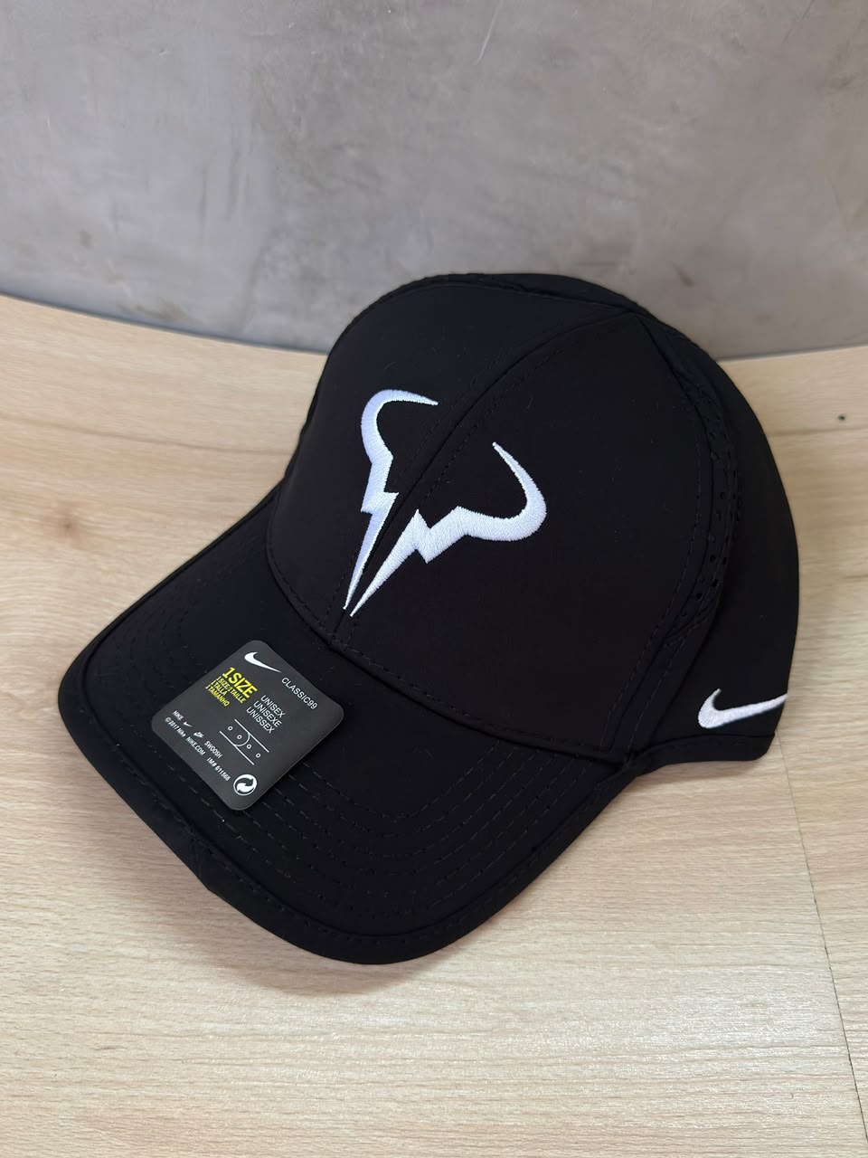 NIKE RAFA – BLACK WHITE
