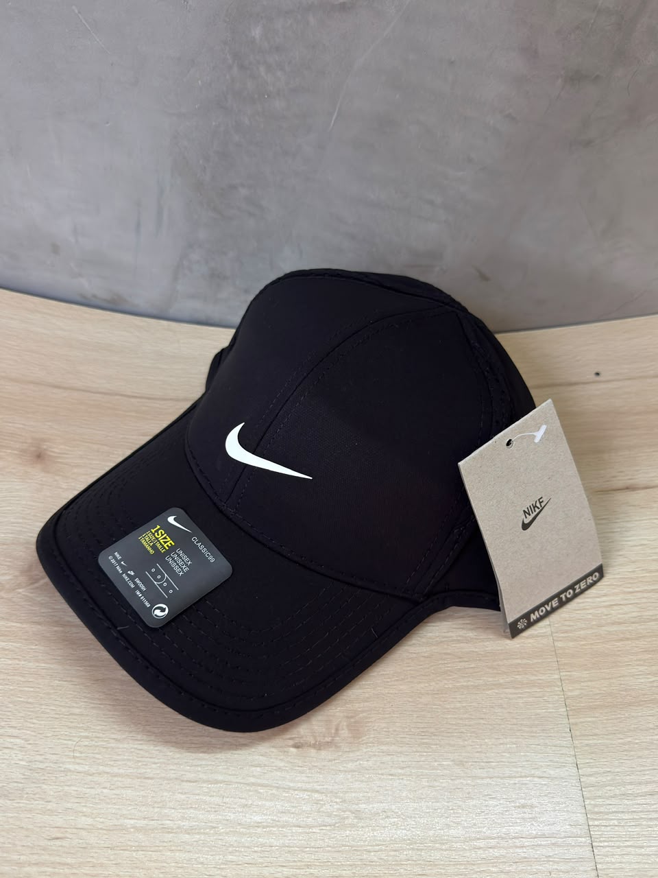 NIKE – BLACK WHITE PERFORMANCE