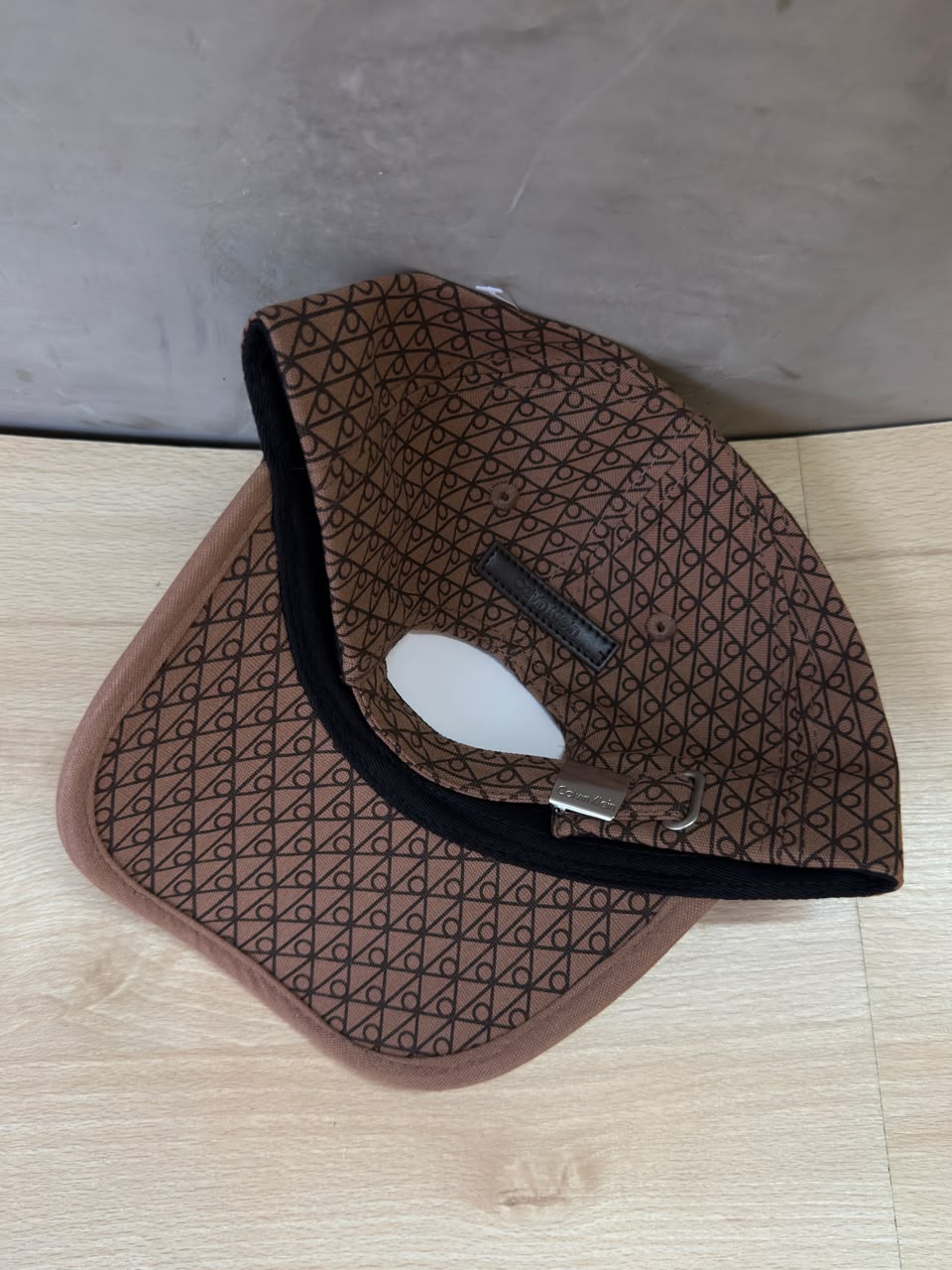 CALVIN KLEIN – TURCA MONOGRAMA CAFÉ