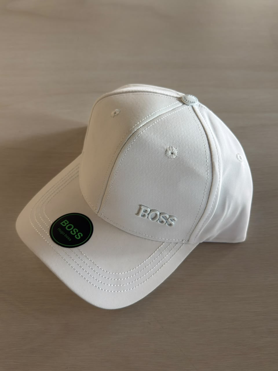 BOSS WHITE MINIMAL