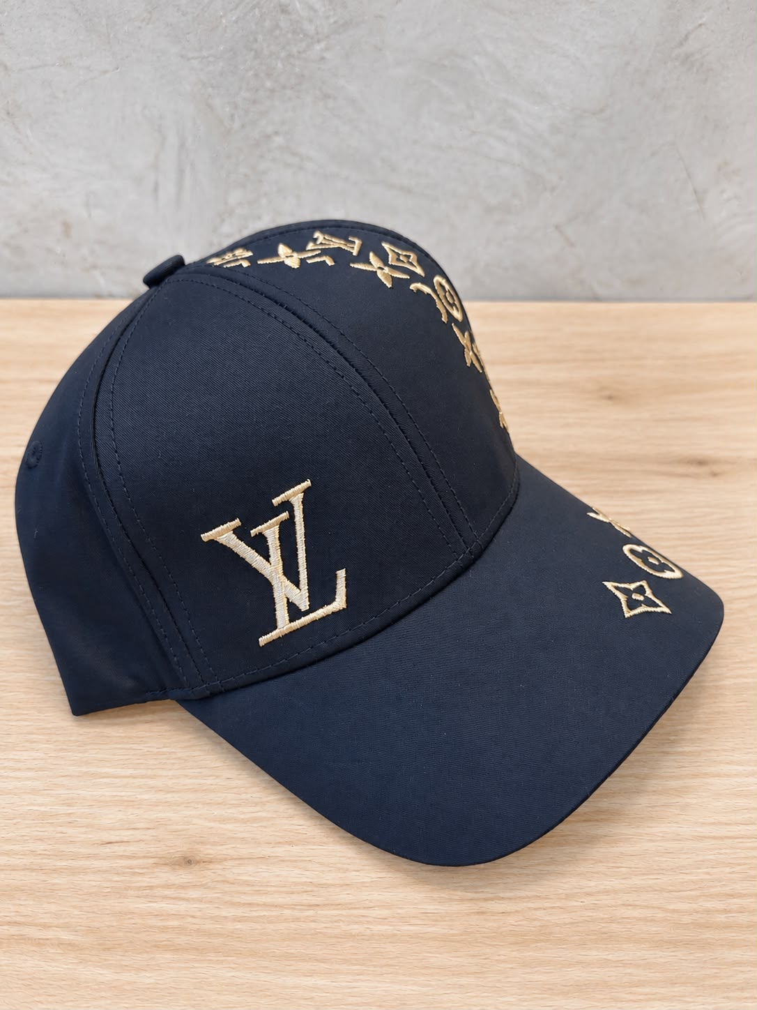 LOUIS VUITTON GOLD SIGNATURE