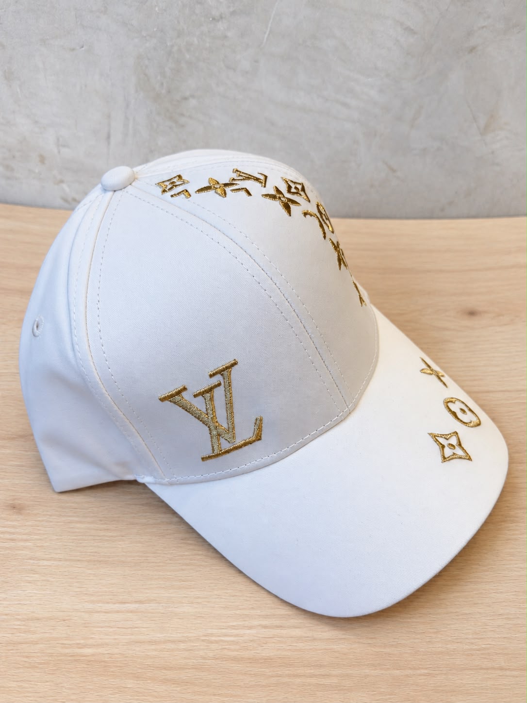 LOUIS VUITTON WHITE GOLD