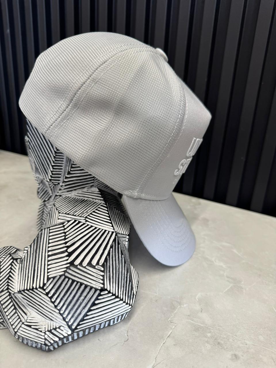 UNDERGOLD STUDIO GRIS